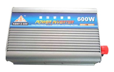 Инвертор автомобильный 12V/220V  600W KBM12-600